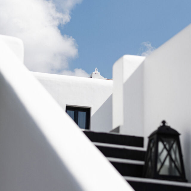 Steps without hurry. Light without end.⁠
⁠
#liostasihotel #liostasi #iosisland #iosgreece